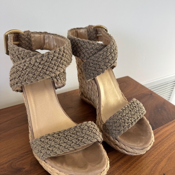 Stuart Waitzman Wedge Espadrille - Picture 2 of 8